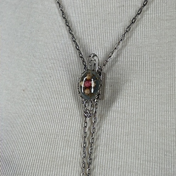 Vintage Lariat Necklace with Dried Flowers and Tassels - Picture 2 of 8